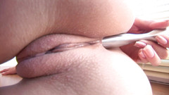 Uncklefred: Succhi di figa sul viso della finestra