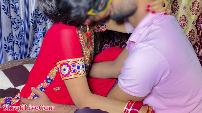 ShrutiLiveCum: Desi villaggio indiano sorellastra figa stretta sesso audio hindi mms,...