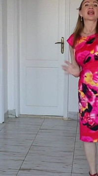 Te-am dus acasă, dansează și face striptease pentru tine, suge pula, futai între țâțe și pizda mea fierbinte se fute bine...