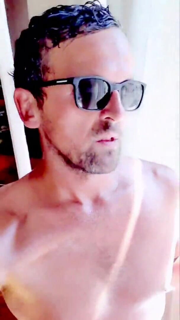 Slutboyben: Slutboyben cam4 lộ hàng ở Budapest