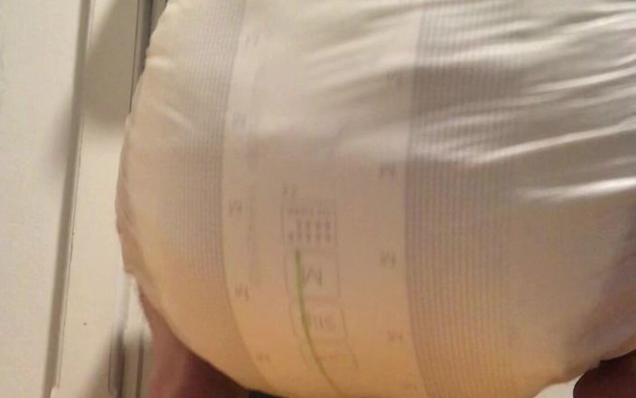 Diapers and wet pants! - My ABDL Page: Pañales sucios de Twink