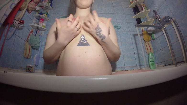 6-movies: Pregnant teen, bathroom and kitchen masturbation