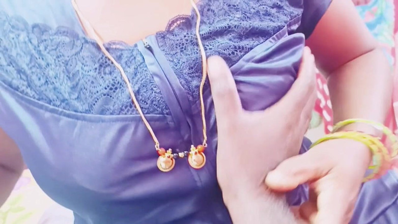 Telugu honey lips: Desi bästa avsugning comout. Telugu smutsiga samtal