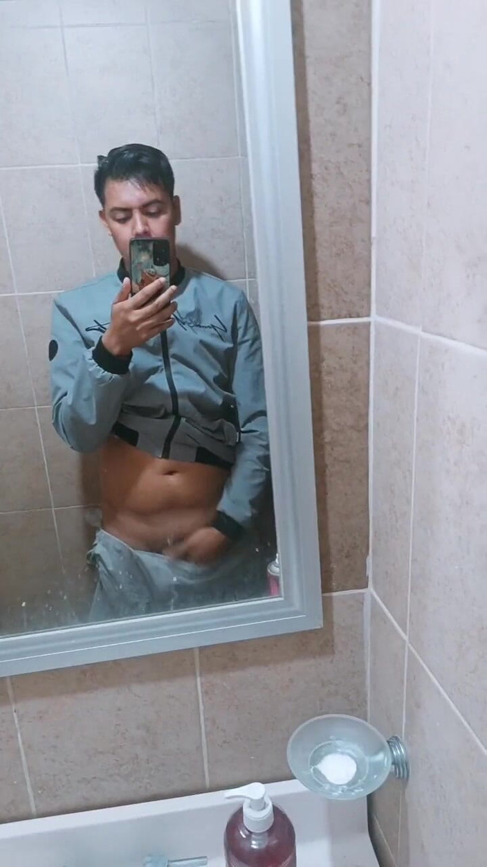 Rinomx: Перша мастурбація року