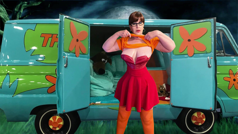 Carmen Angel: Granny Velma Dinkley: a Slutty Sleuth's Fingering, Pussy Licking &amp; Missionary...