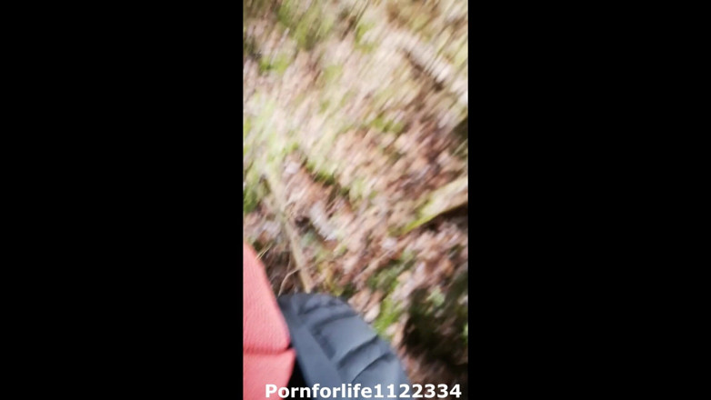 Pornforlife1122334: Saya bertemu dengan awek asing di taman awam yang menghisap...