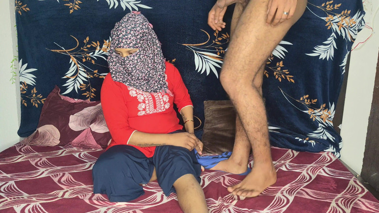 East Delhi: Üniversiteli kız arkadaş ve erkek arkadaş