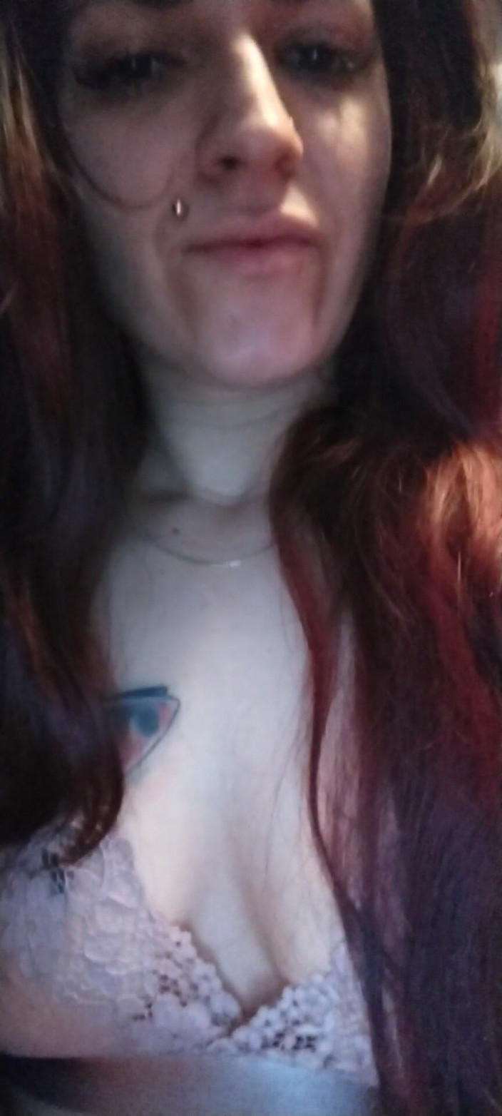 Roxy studio: एकल