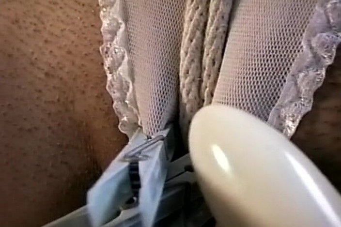 NM fetish femdom videos by Princess Nikki Cruel: Kurviges mädchen wird bestraft und gleichzeitig versohlt