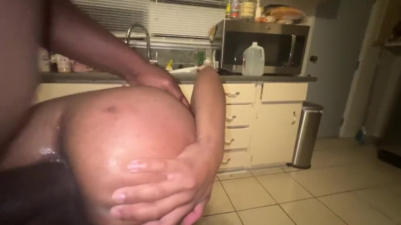 Fijii pornbox: Анальна королева, я така повія, я не можу перестати торкатися своєї пульсуючої пизди