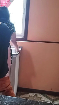 I Caught My Stepmom in the Kitchen and We Started Fuck