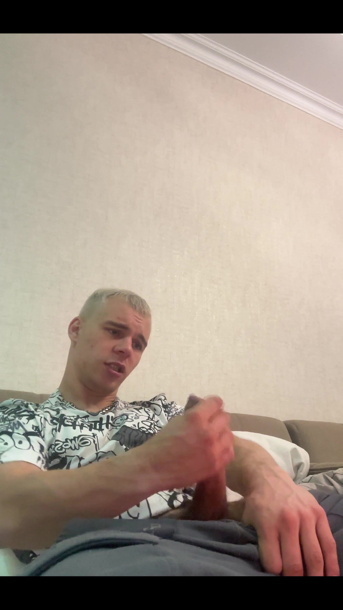 Max_Russell: Branlette et éjaculation dans un pantalon de survêtement