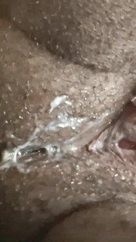 Femboy đại học bắn nước chảy tràn tinh dịch