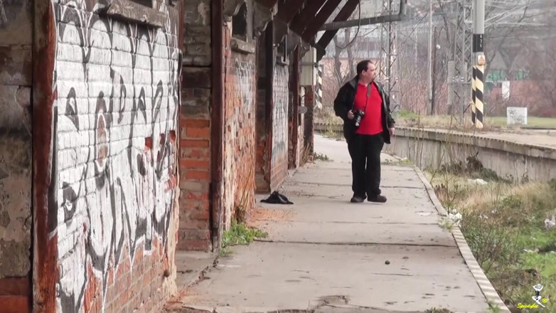 Dirty Doctors Clips: Séance photo à la gare