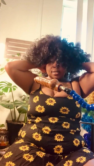 Owie Gold: Rock the mic like Shelby said