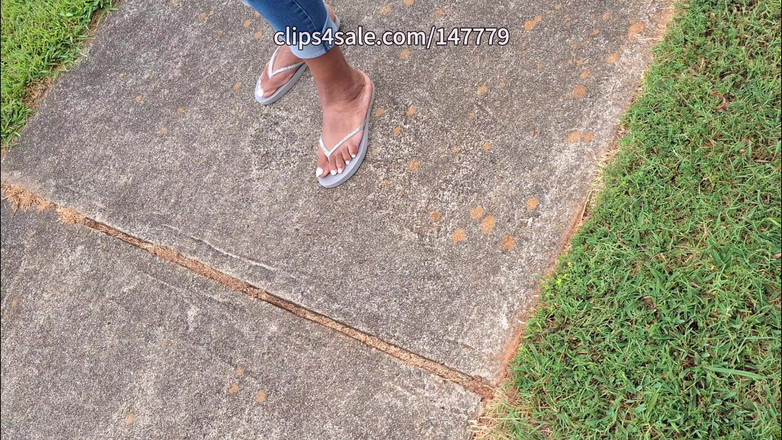 Foot Patrol: Hood, BBW noire aux orteils juteux