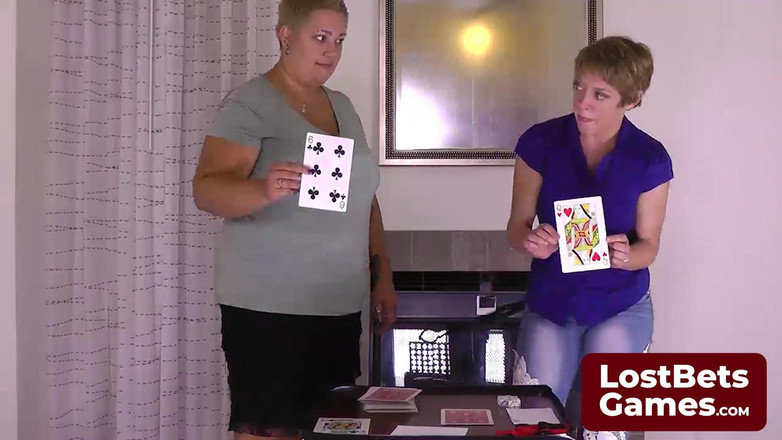 Lost Bets Games: Người thua cuộc trò chơi thoát y cuối cùng, chỉ...