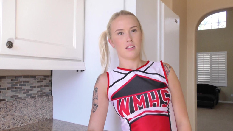 Hefburg: Cute Petite Cheerleader Loves It Ruff