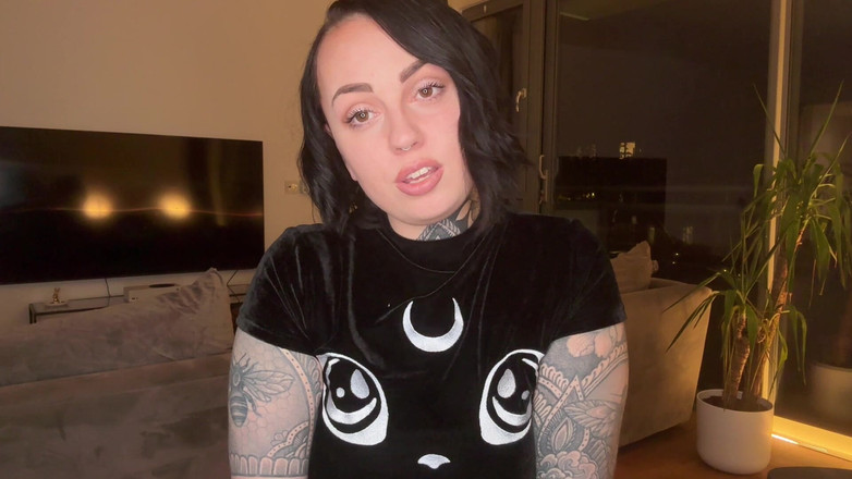 Miss Valentina: Umilitoare ejaculatoare premature Joi