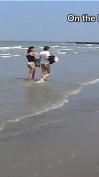 Backstage met Marcela & Maruscha op het strand bij Groede Zeeland (Nederland)