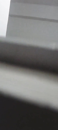 Můj paroháč manžílek natáčí z okna, jak mě jeho přítel šuká