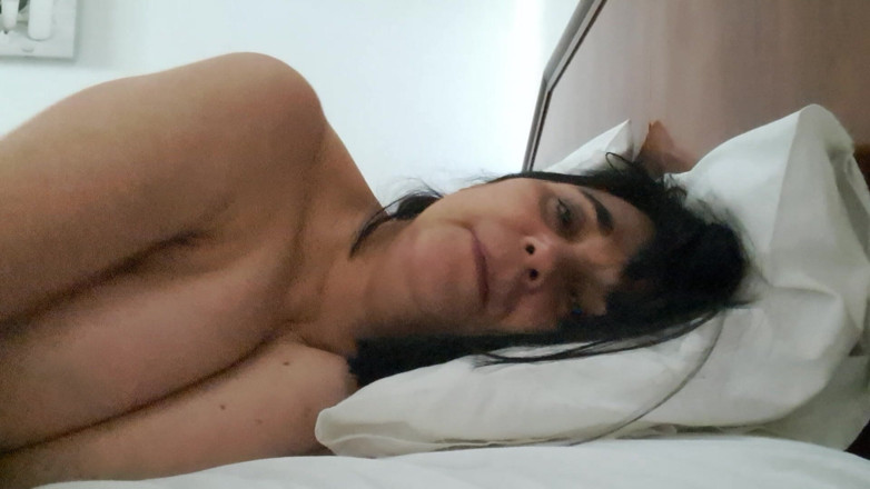 Mommy big hairy pussy: Соседка была в постели и устроила мне мой вкусный секс
