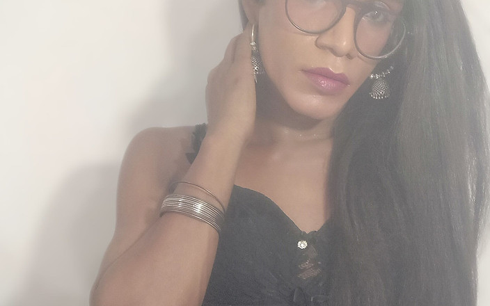 Keerthanakeerthi95: Indian Sissy Girl Cumming in Live Stream and Eating Drinking...