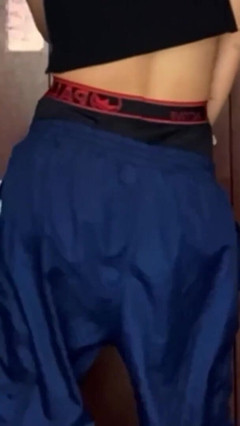 Flumenar: Můžu pro tebe hýbat zadkem?
