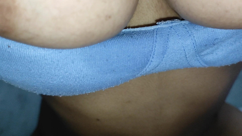 Gini272: Mi nueva novia india follando en su habitación cuando nadie...