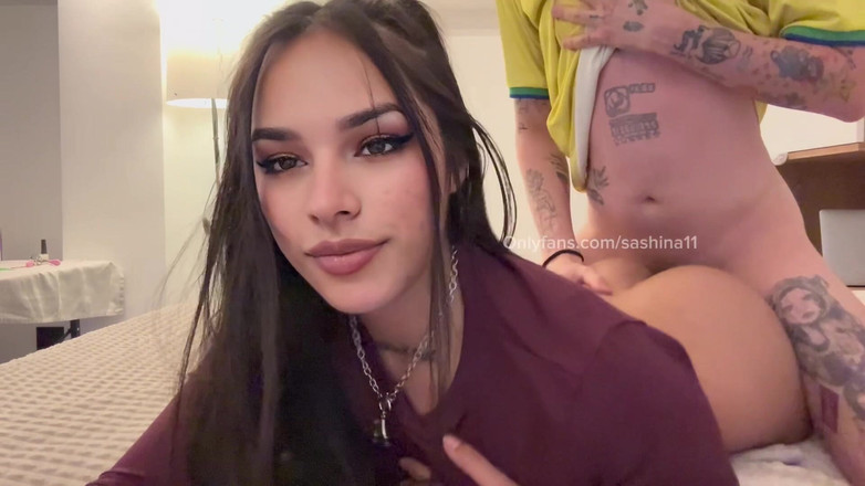 BUGSBUNNY2214: - Hei-ești bine? - Nu, ești mama prietenului meu, îmi pare rău...