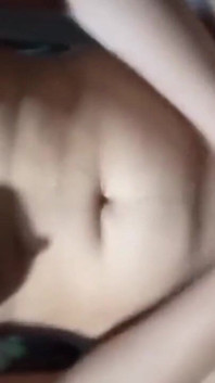 Wanita Pakistan dengan tetek semula jadi berair memberikan blowjob
