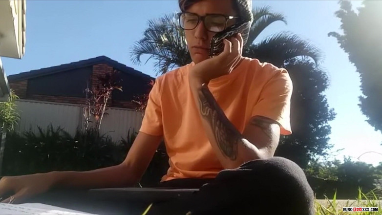 Euro boy xxx: Un băiat rău cu o pulă uriașă