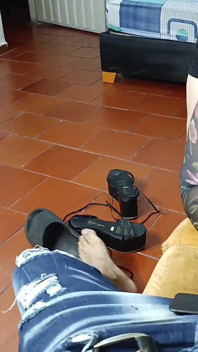 Nadržený soused nacpe můj zadek svým penisem a pak svým mlékem