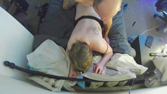 Kinky Kiara: Succhia il dildo mentre viene scopato
