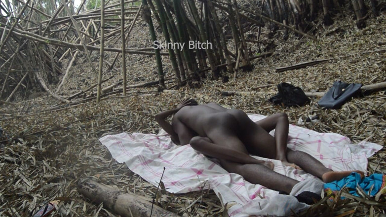 Skinny Bitch: Sex în pădure, în aer liber
