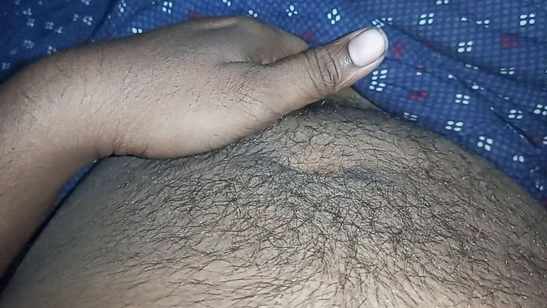 Sweet Indian cock: Индийский паренек-гей сосет и лижет