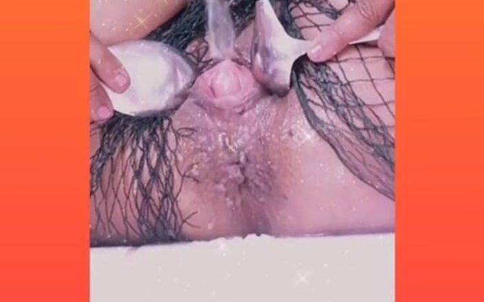 Sarah Fonteyna squirt compilation: 極端挿入潮吹き熟女