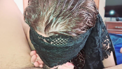 Agnes Swallow: 玩弄着他的阴茎