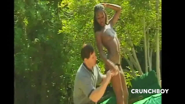 Bitch Girl Video: ダブルペネトレーション・アナルと友達の膣、中出しエンディング