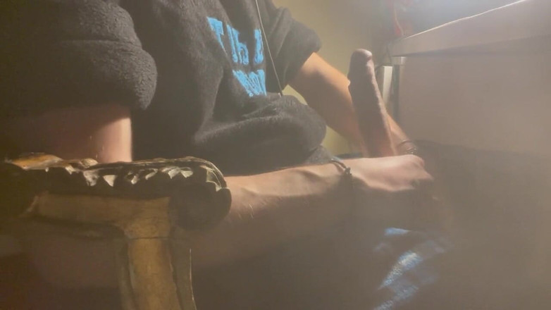 Colin Secore: 我看着女朋友的照片，我的阴茎突然硬了起来