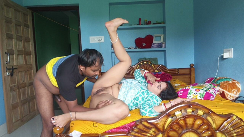 Sona bhabhi: Indiana menina do interior fazendo sexo com seu namorado x
