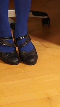 Niebieskie rajstopy, Mary Jane Obcasy i Shoeplay Fetish złośliwiec