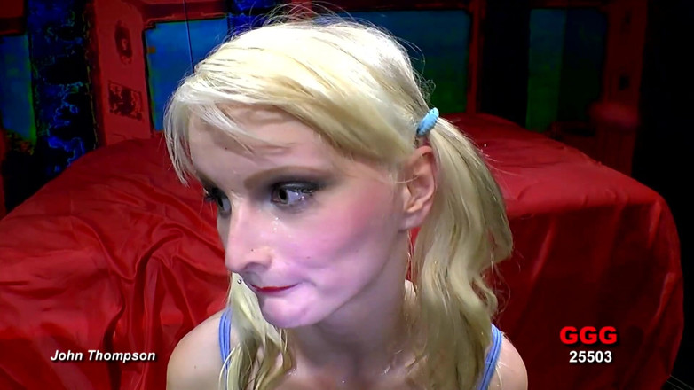 GGG John Thompson Studio: Si jalang gangbang blonde pigtail menelan pancutan mani