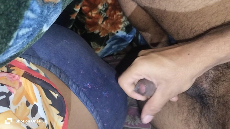Hottishsassy69: 彼女は私に彼女のタイトな秘部を使わせてくれない。