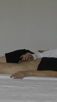 Zinacı bir çiftin kalçalarını edepsiz bir şekilde kullandığı bakış açısı videosu