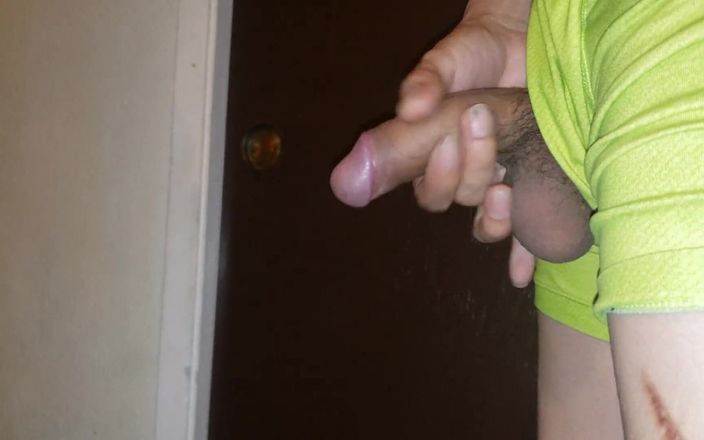 Z twink: Taking Penis Out for Quick Tug