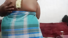 Santhi89: タミル語の美しい主婦、クソ、夫、友人、浮気、妻、とても素敵な体、大きな自然な乳首、熱いおっぱい