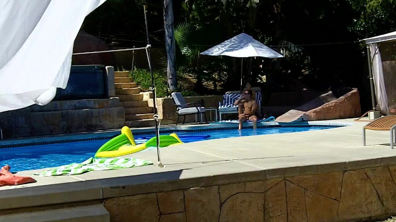 Top Web Models: Lexi bloom sexy studentessa legata e scopata a bordo piscina...