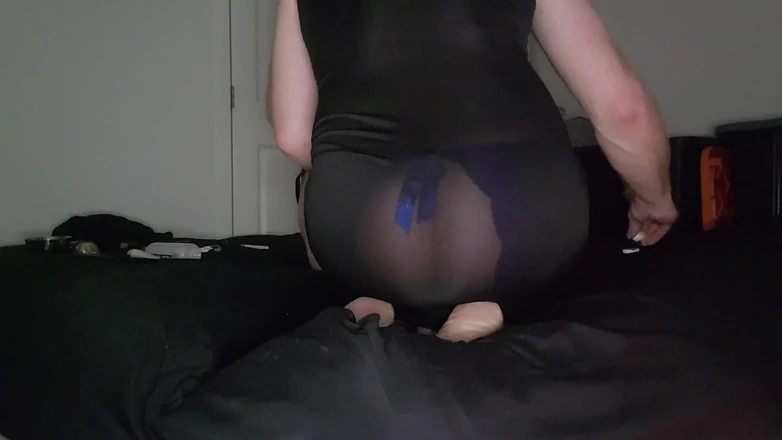 Alix Nixx: 完全独占ホットペギングビデオ
