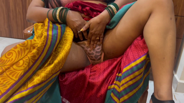 Besharam Jodi: Desi India Saree dikongkek abang tirinya yang lebih muda